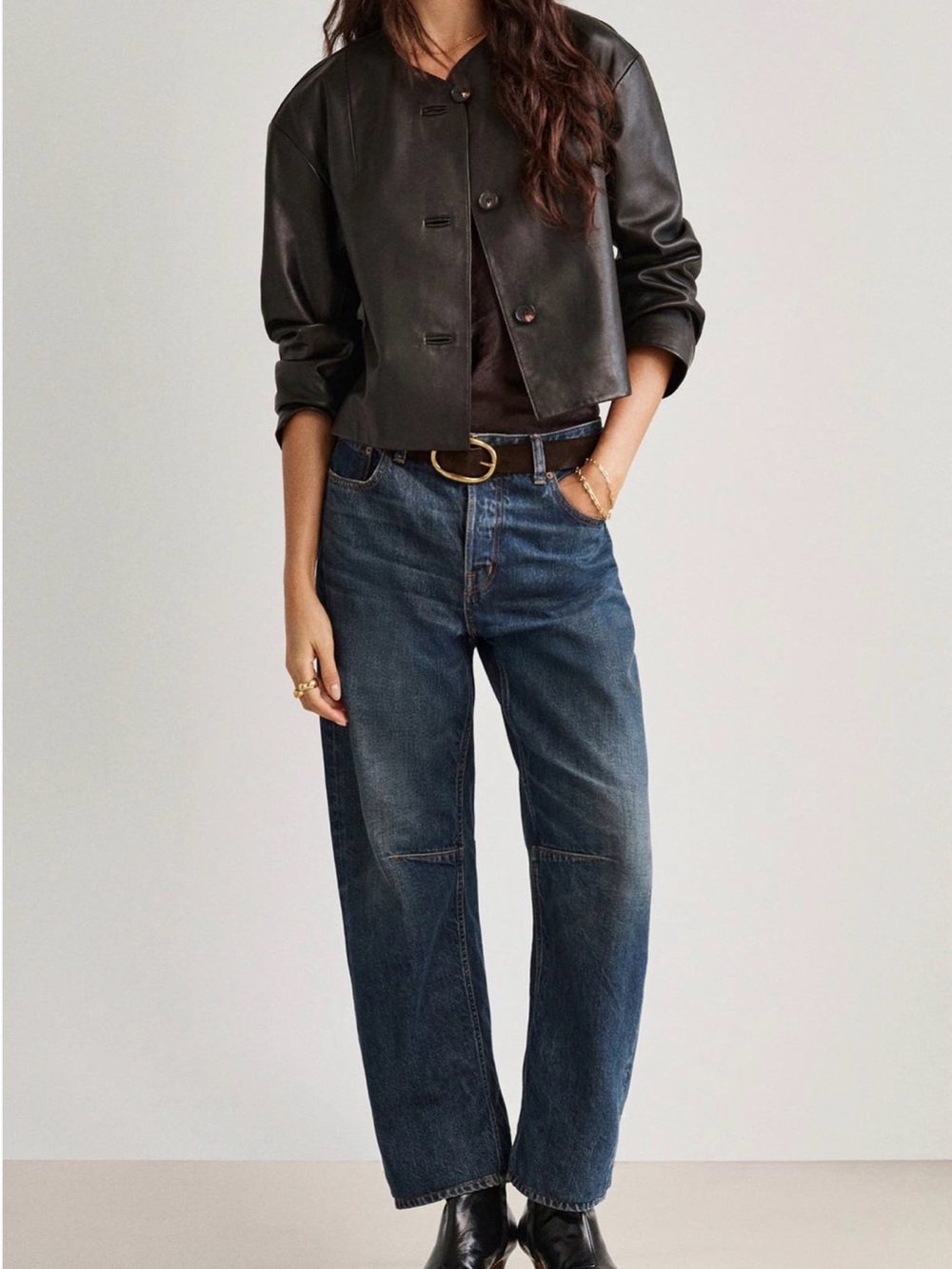 Madewell curvy darted barrel leg jeans in size 29. - Picture 3 of 6
